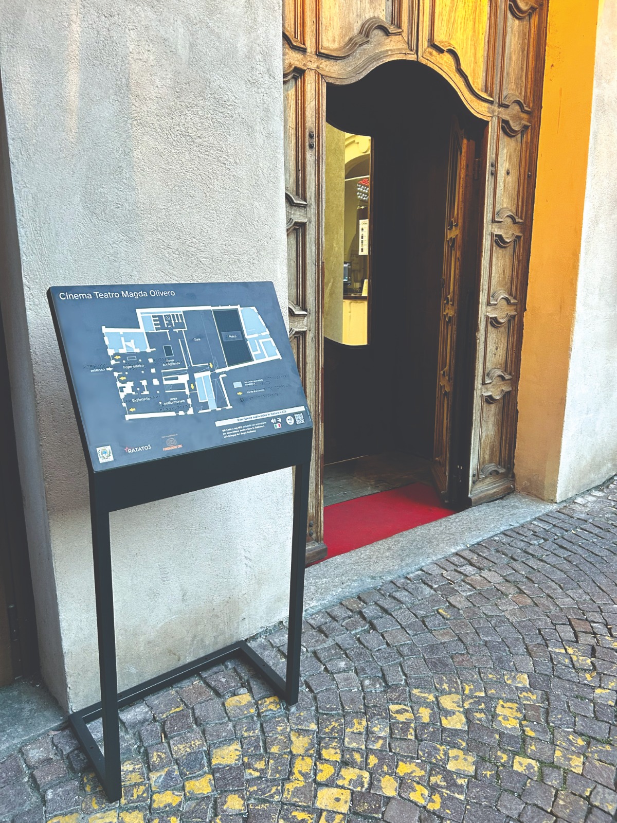 Accessibilità: mappa tattile per il Cinema Teatro Magda Olivero